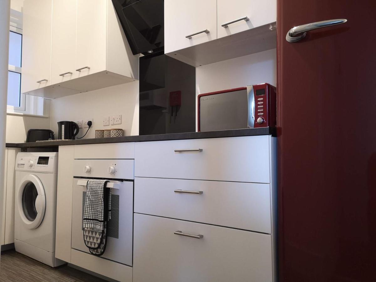 2 Bedroom Apartment At Kent Escapes Short Lets & Serviced Accommodation Kent, Bouverie Escape Folkestone With Wifi Kültér fotó