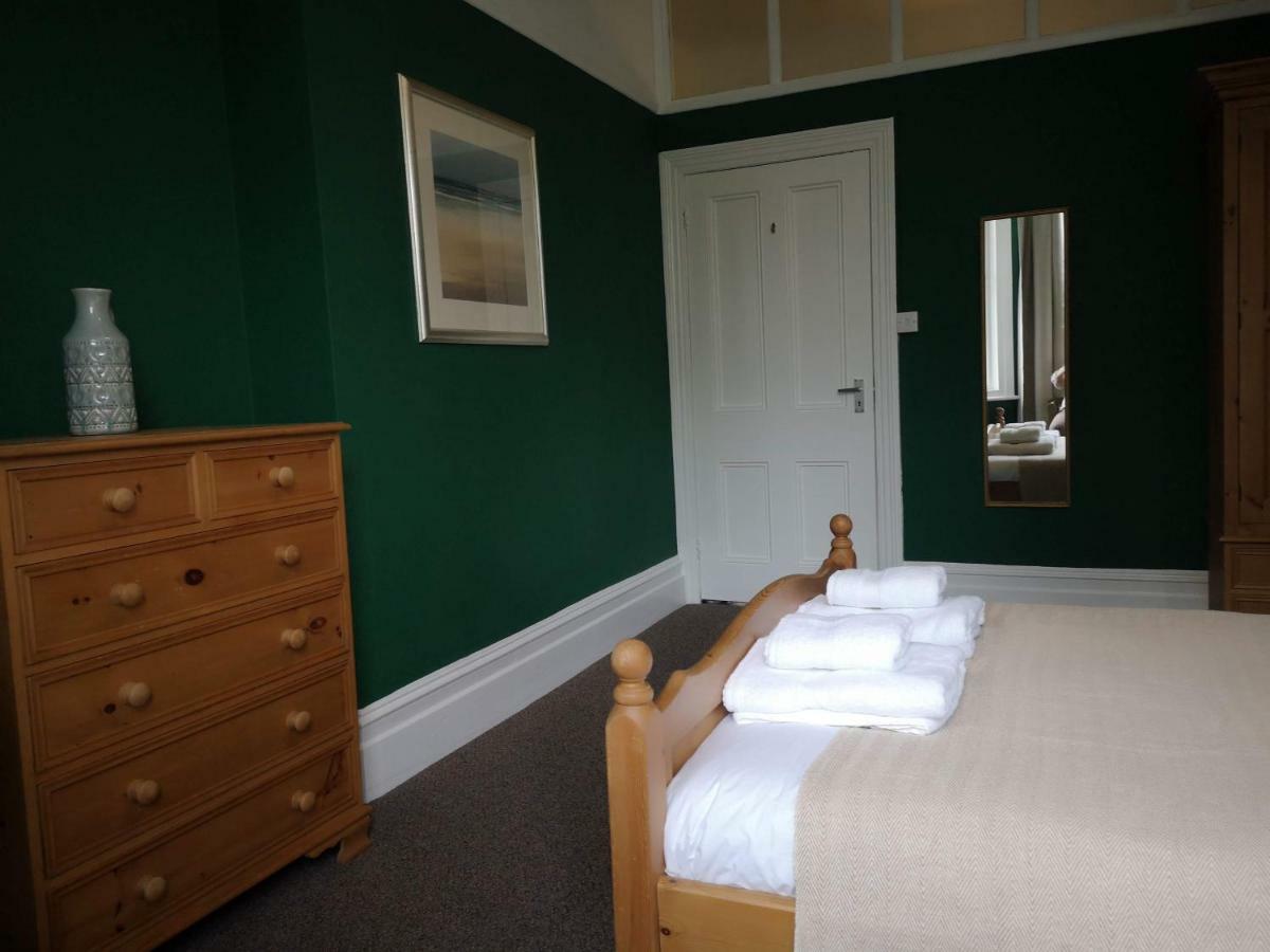 2 Bedroom Apartment At Kent Escapes Short Lets & Serviced Accommodation Kent, Bouverie Escape Folkestone With Wifi Kültér fotó